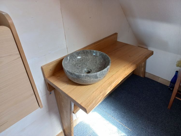 Tablette en chêne pour vasque