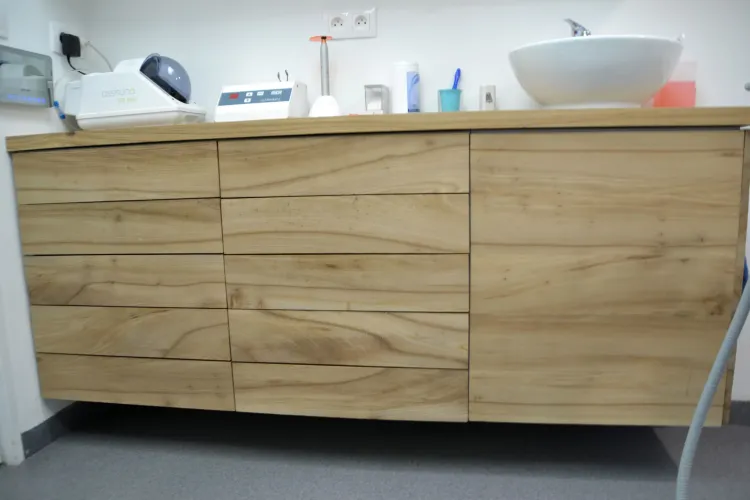 Meuble pour un dentiste