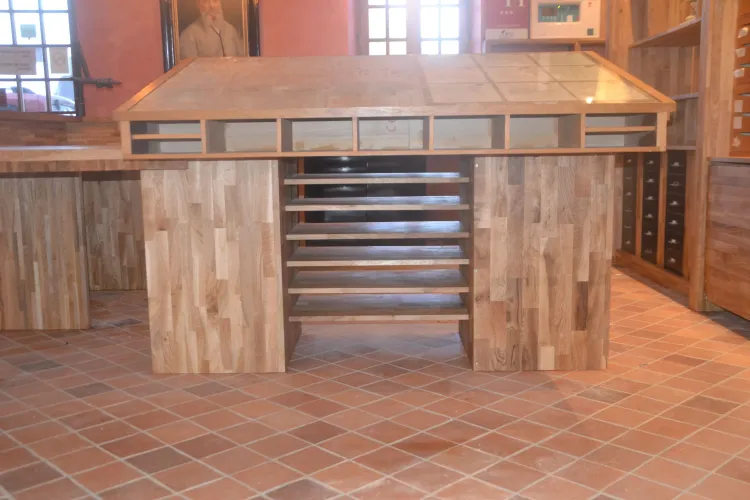 Table pour documentation et pour la carte de la région